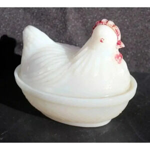 Vintage Westmoreland Milk Glass Hen Chicken On A Nest Basket 5" Long